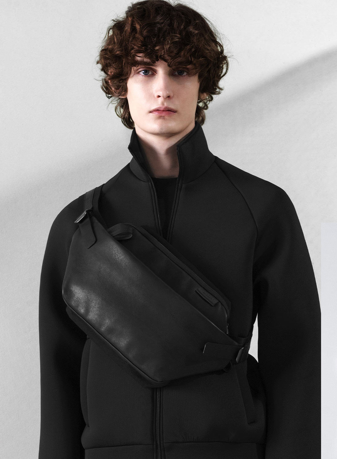 ISARAU Alias Cowhide leather Agate Black