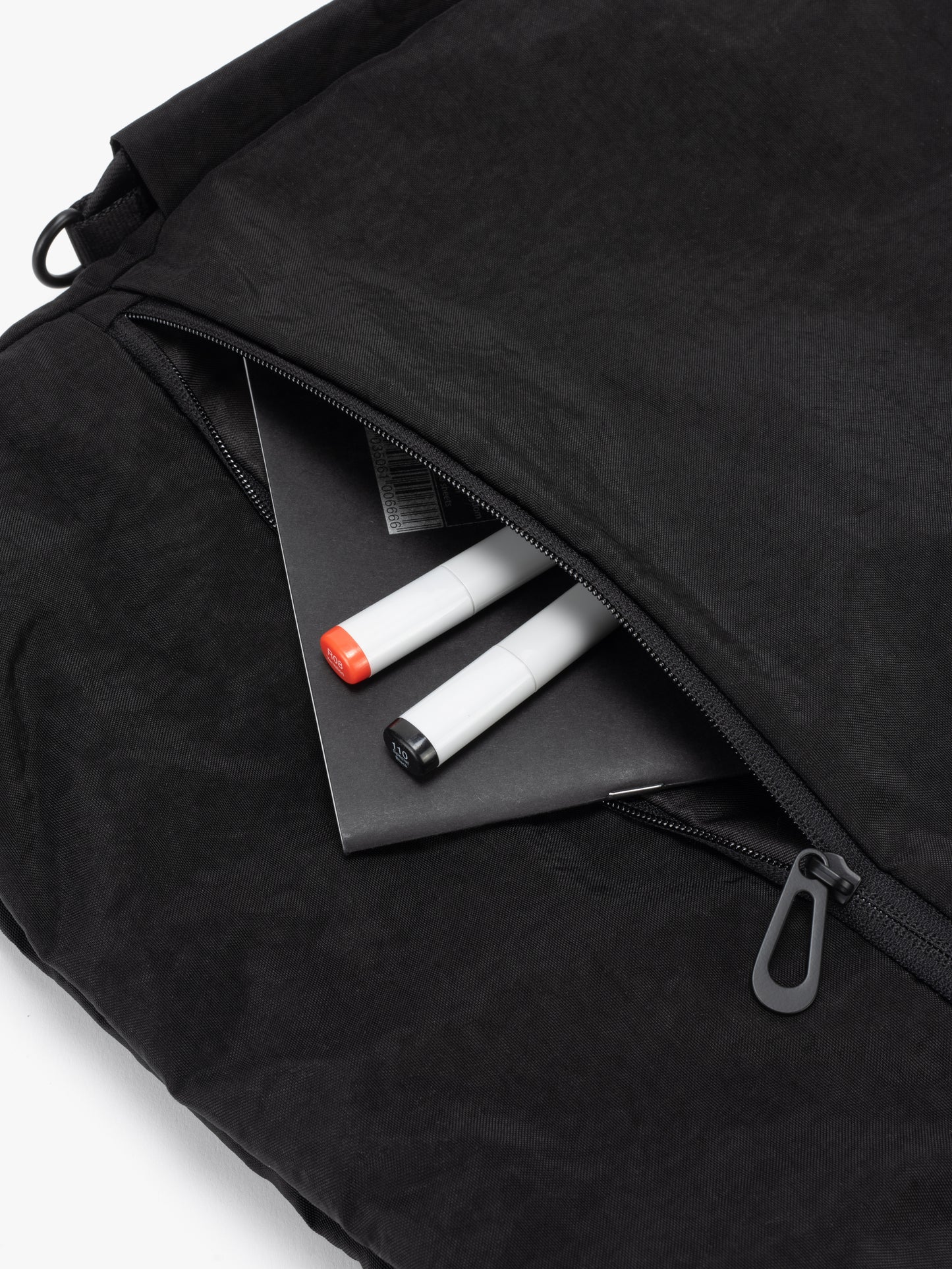 Uva Carbon Black