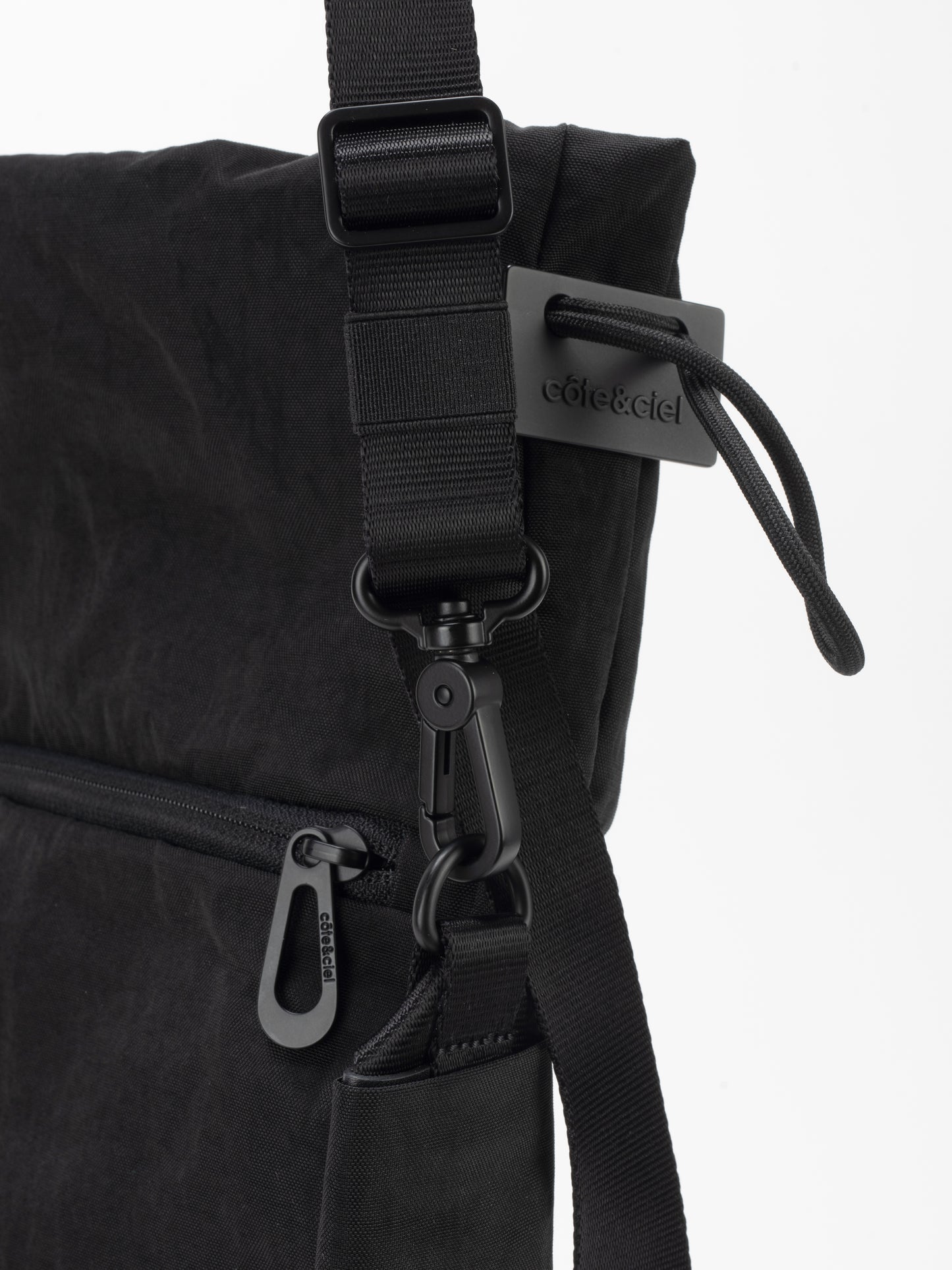 Uva Carbon Black