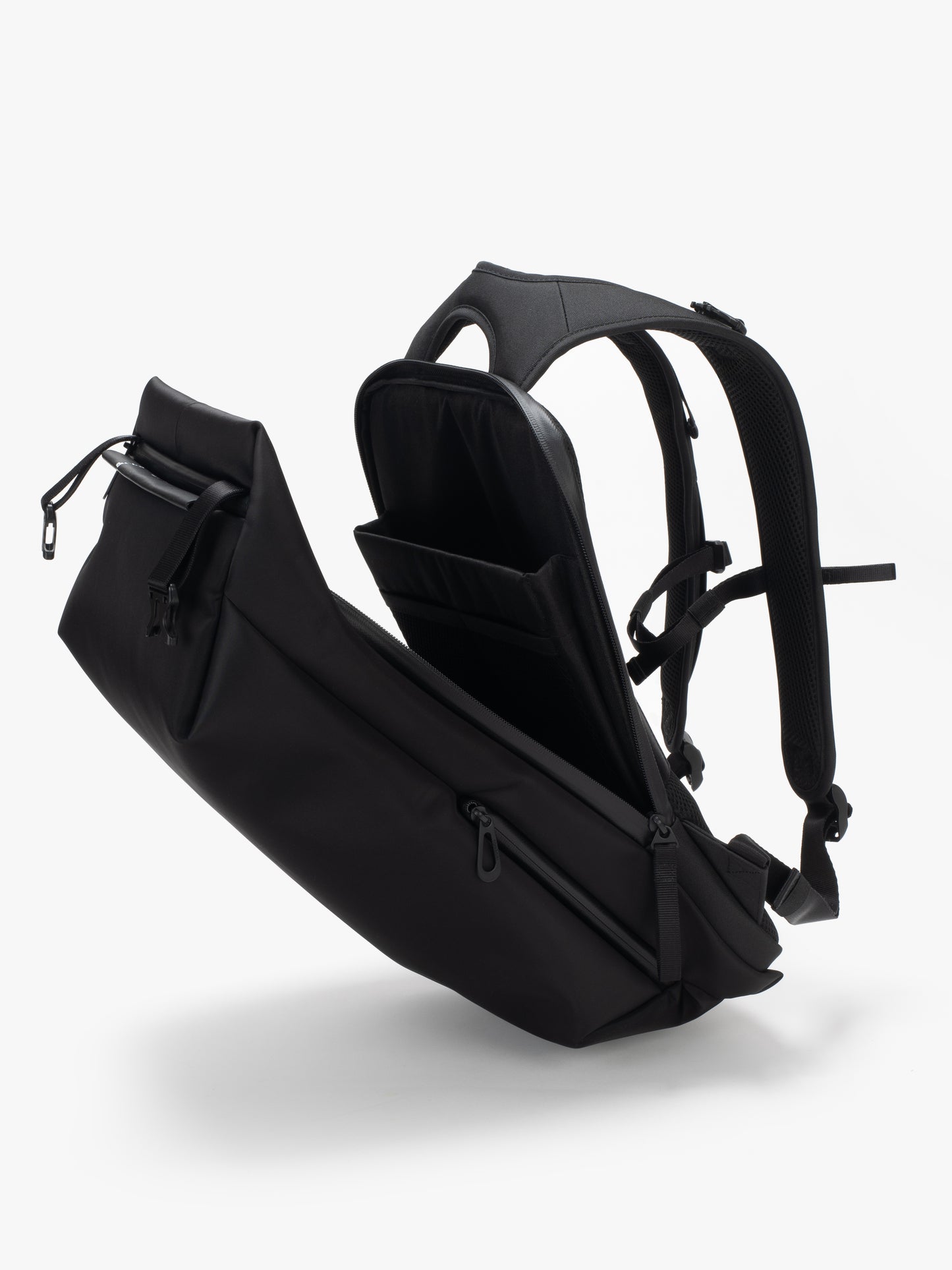 Saru Sleek Black