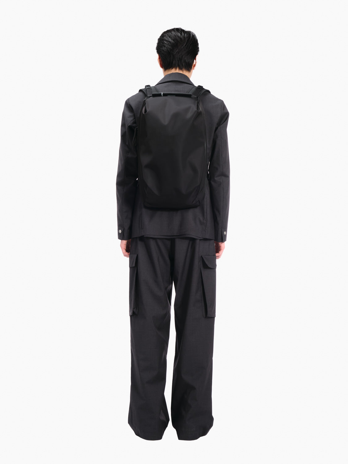Saru Sleek Black
