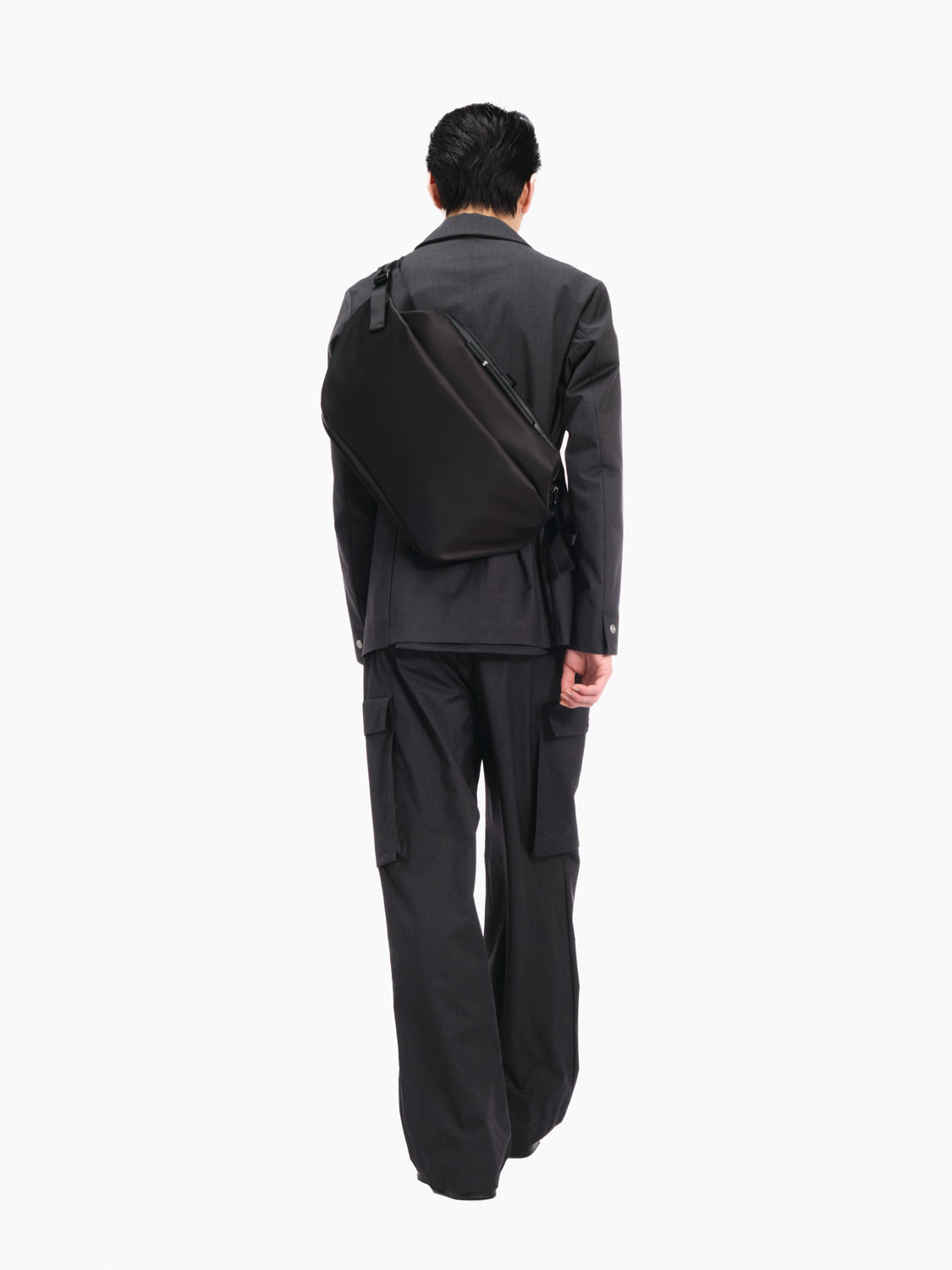 Isarau L Sleek Black