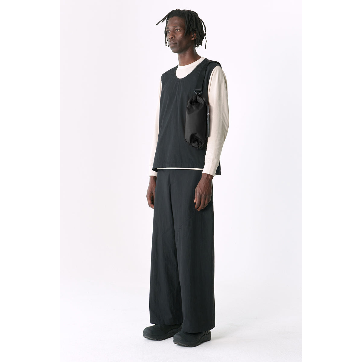 Nestos Smooth Black