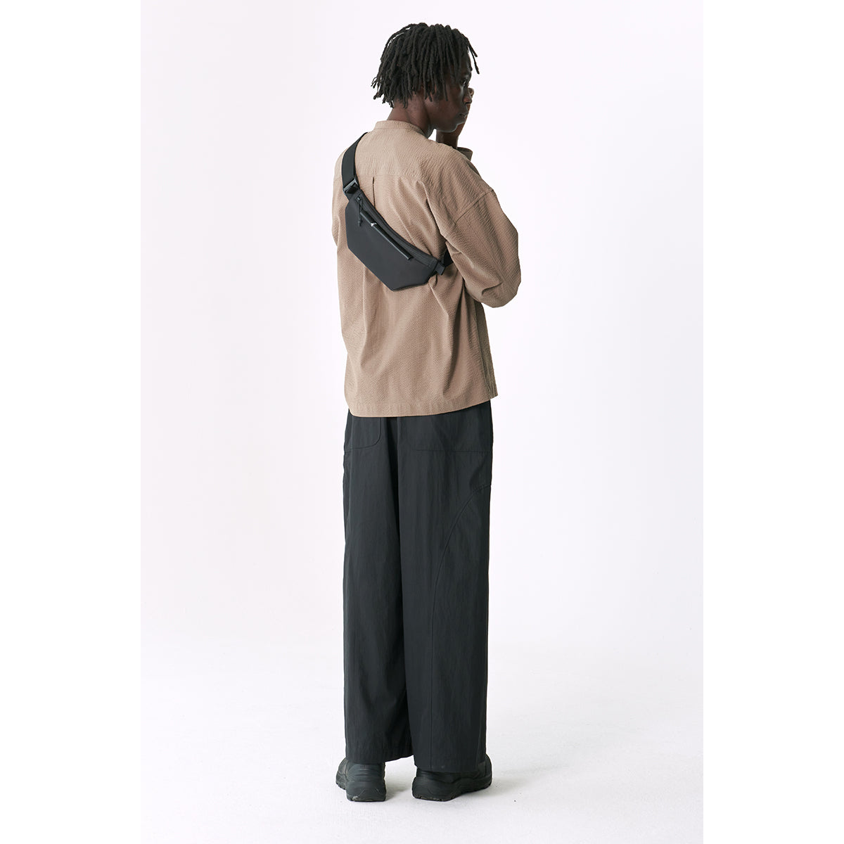 Isarau XS Sleek Black