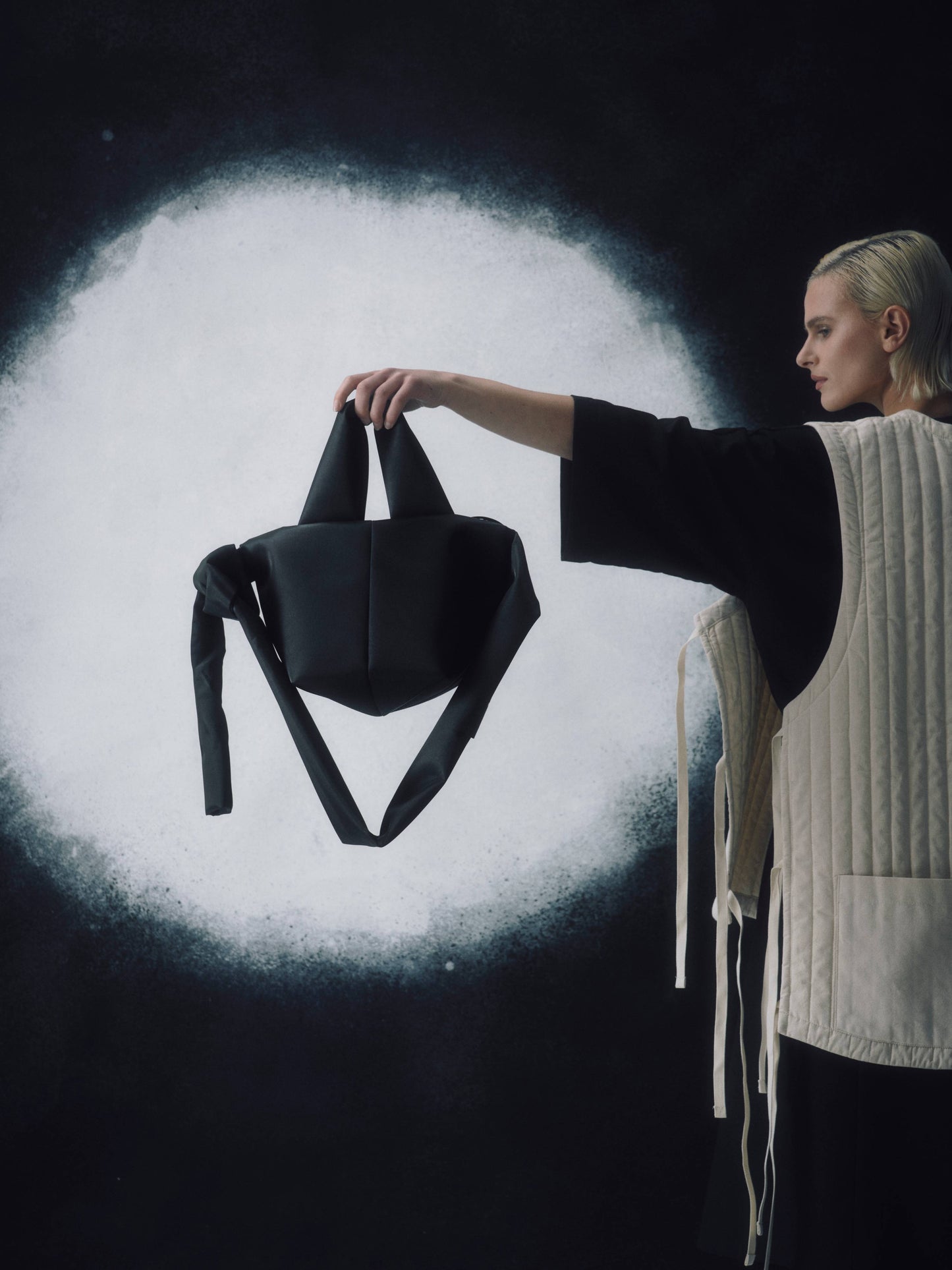 AMU MINI SLEEK BLACK