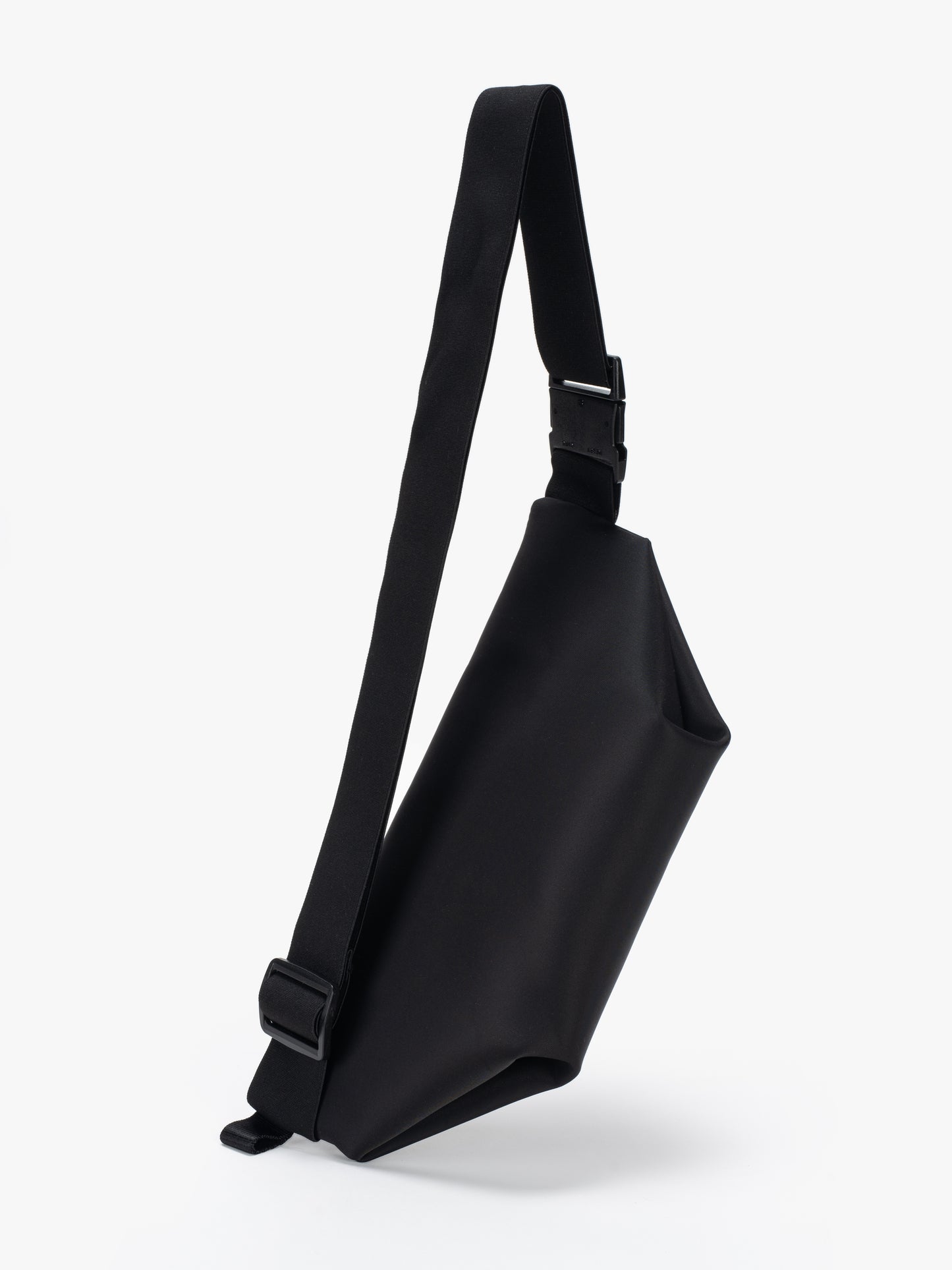 Isarau XS Sleek Black Color accent