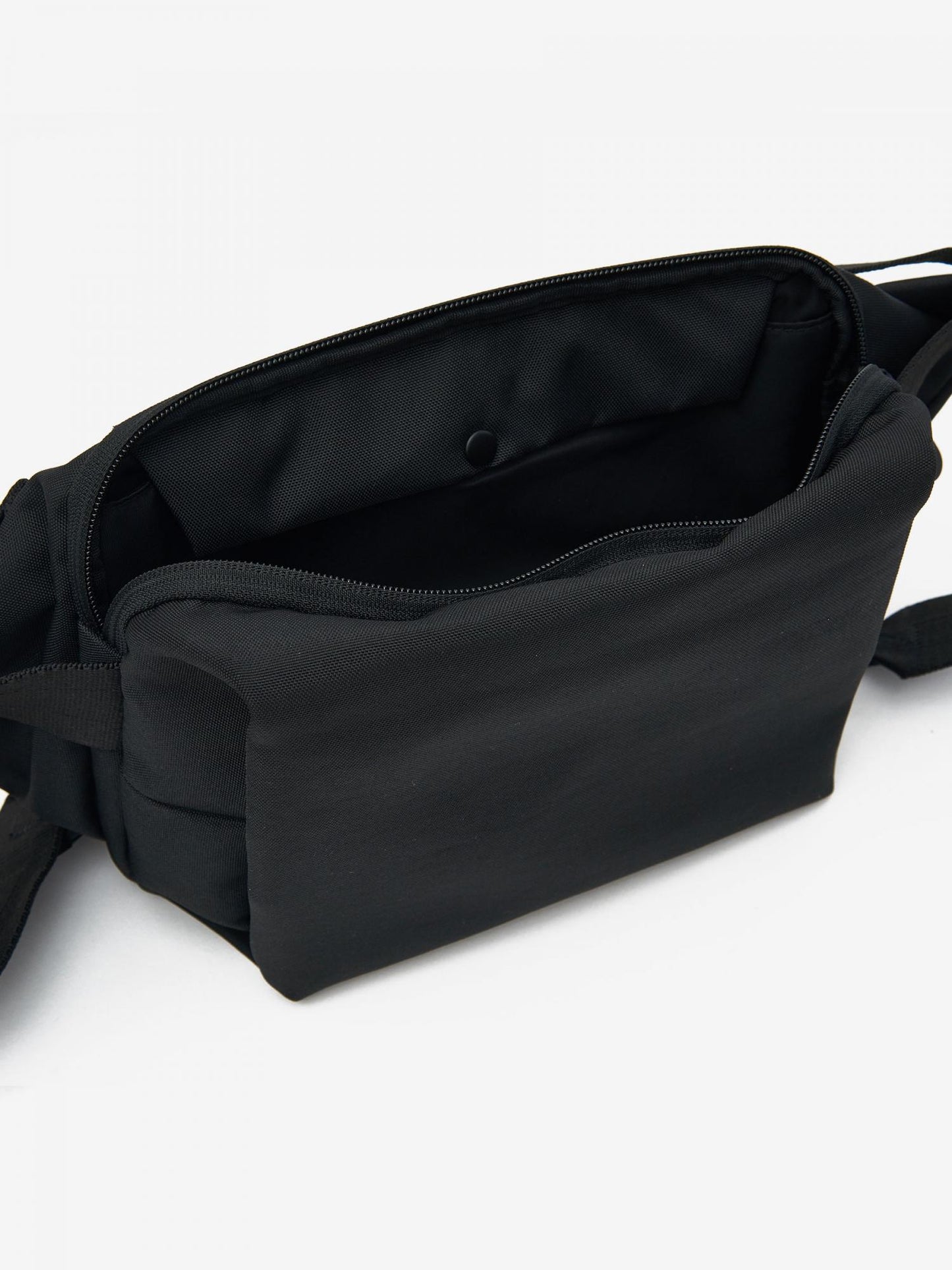Isarau ECO YARAN Black | JAPAN LIMITED