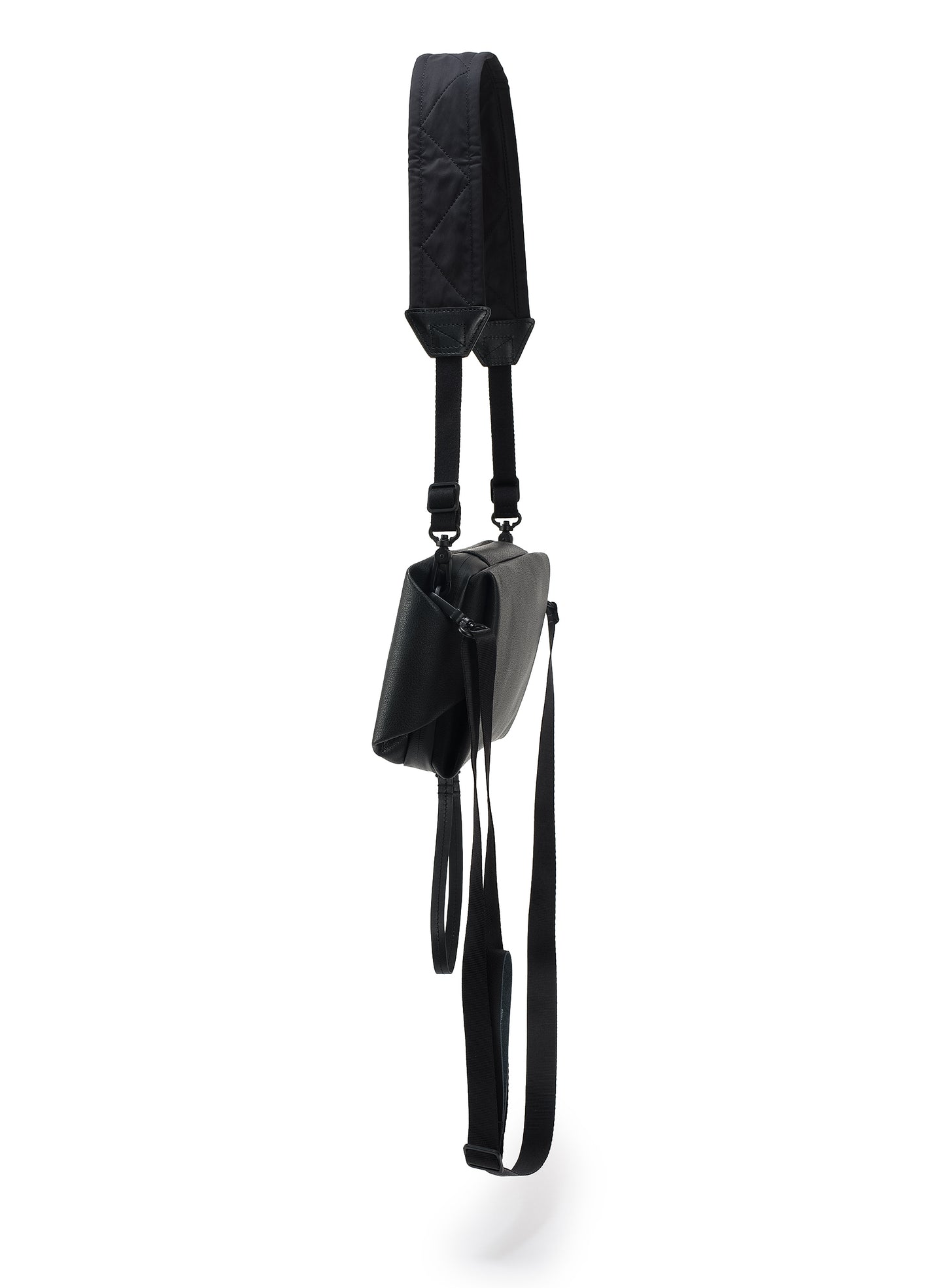ARNO ALLURA RECYCLED LEATHER BLACK