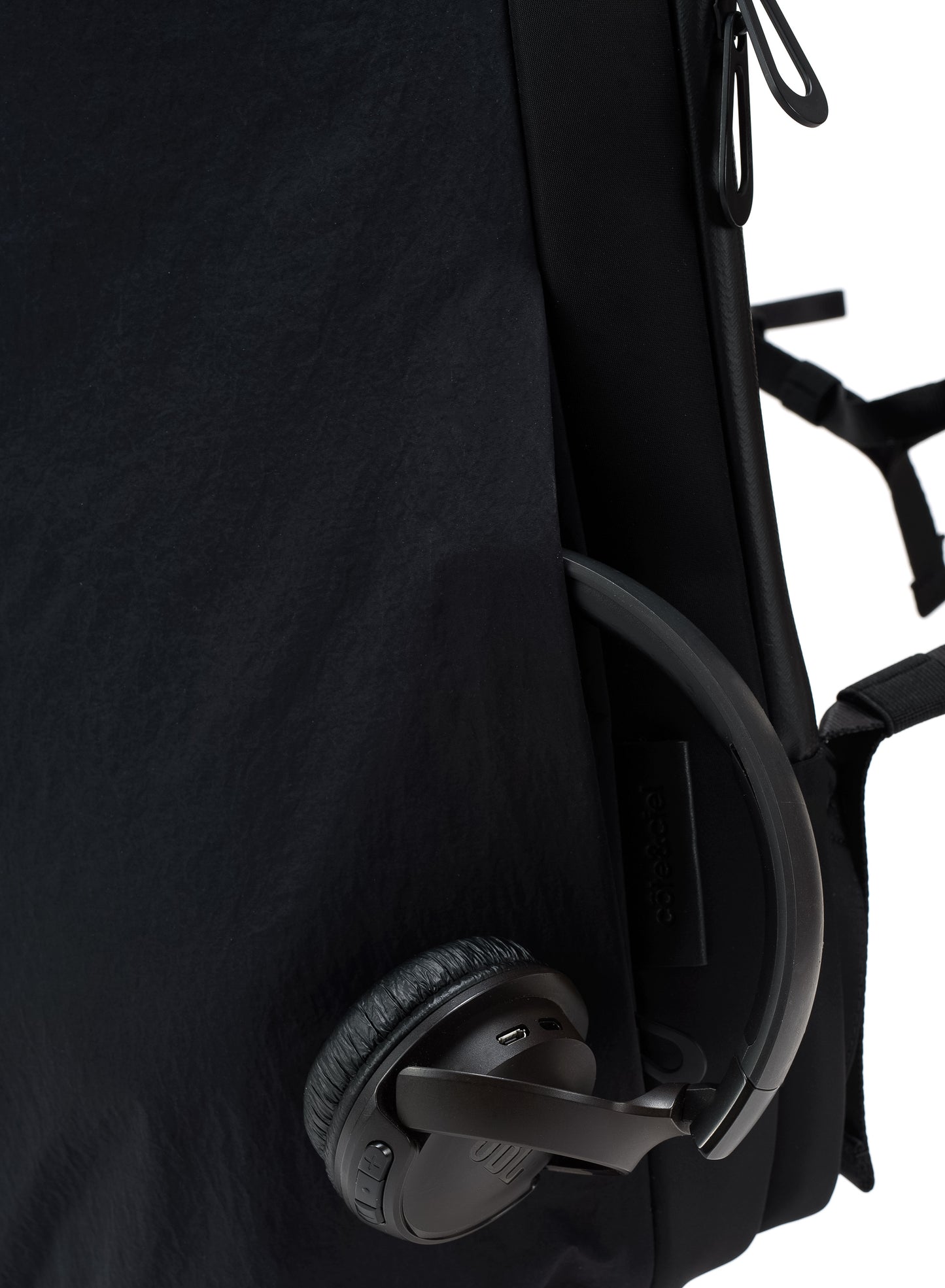 Isar M KOMATSU ONIBEGIE NYLON BLACK