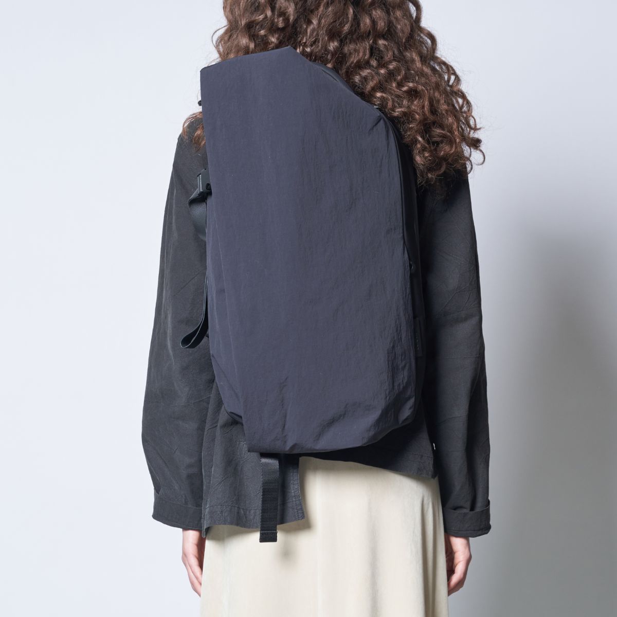 Isar M KOMATSU ONIBEGIE NYLON BLACK