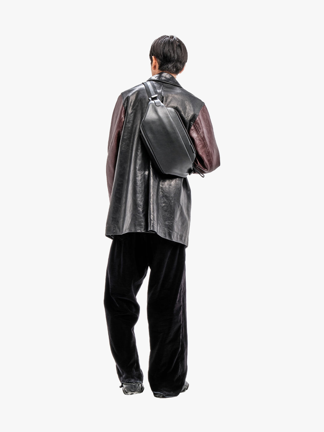 ISARAU Alias Cowhide leather Agate Black