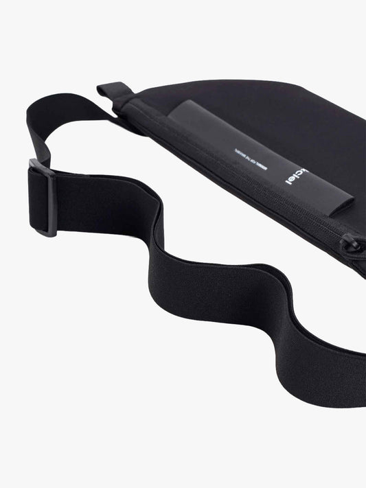 Isarau XS Sleek Black