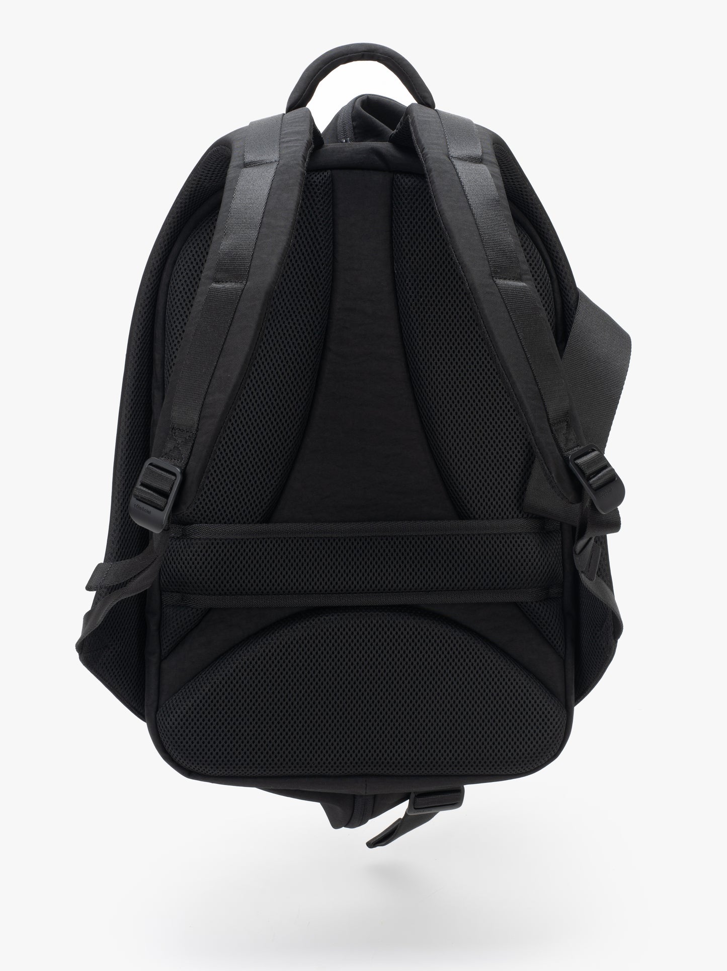 Isar M Round Carbon Black