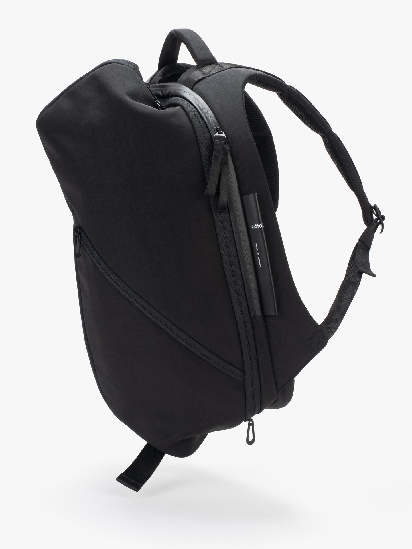 Isar M Round Carbon Black