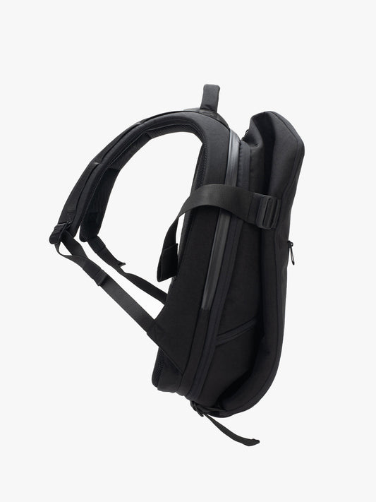 Isar M Round Carbon Black