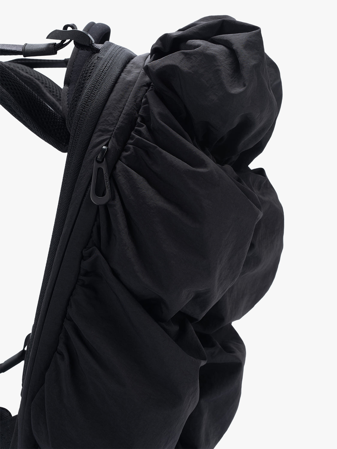 Drava Gathered Black