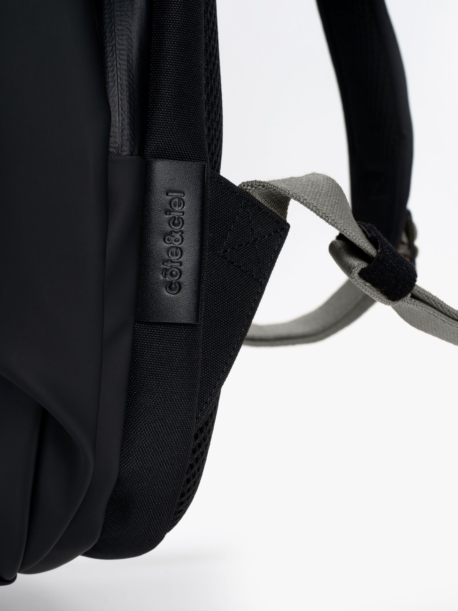 Nile S Smooth Black Colour Accent côte&ciel japan official