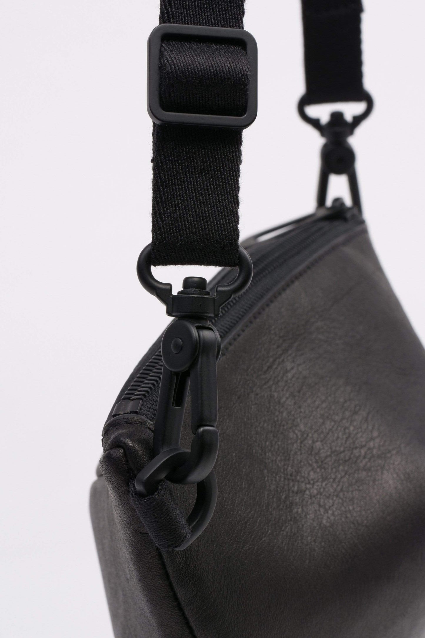 CAILLOU M Sleek Nylon Black