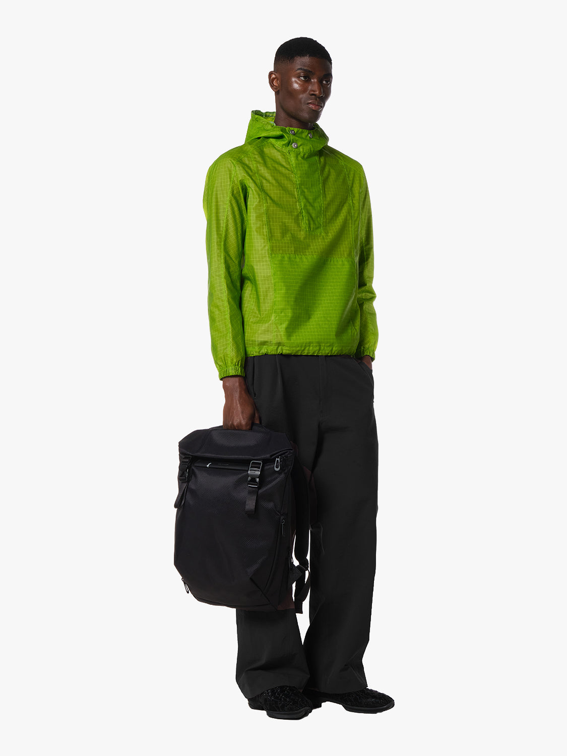 Venta Satellite Black