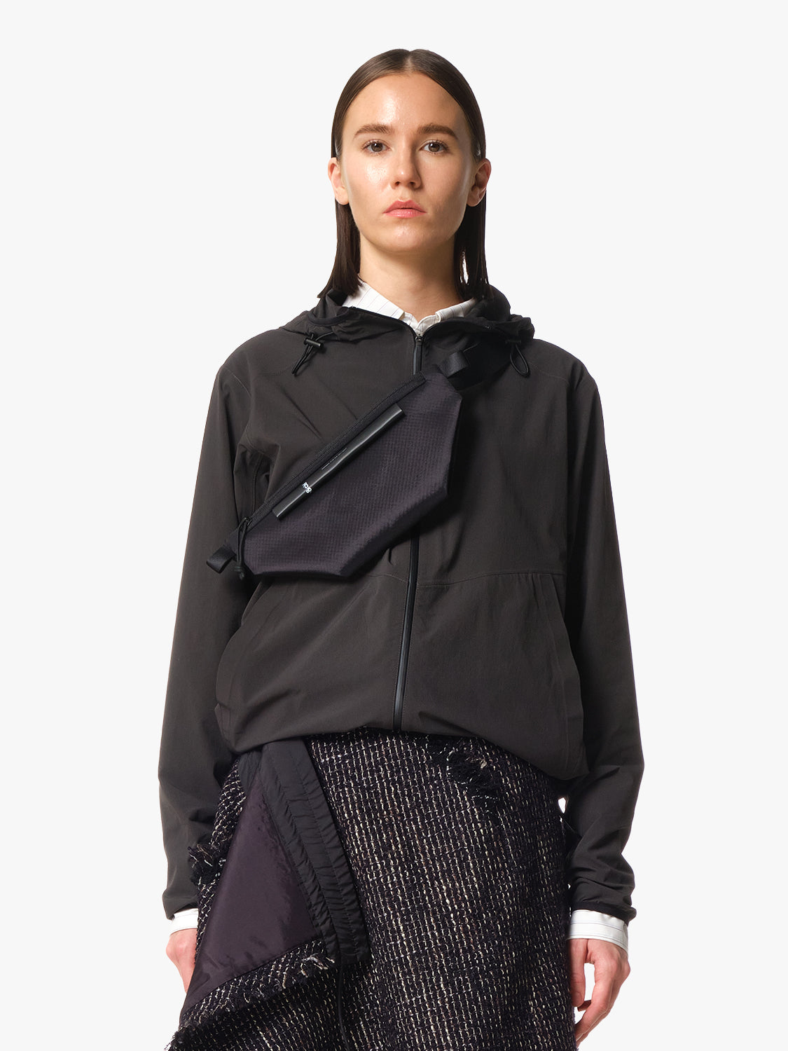 Isarau XS Satellite Black