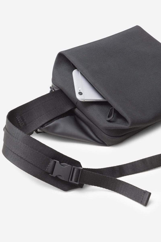 Isarau Obsidian Black